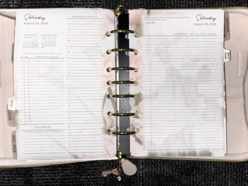 A photo of the Franklin Planner system interior Blooms planner pages.